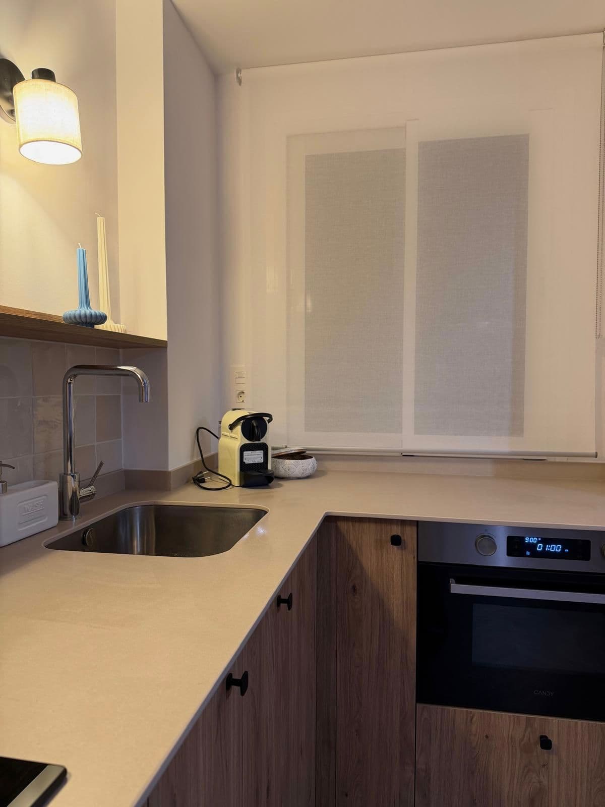 Cocina con horno y cafetera Nespresso