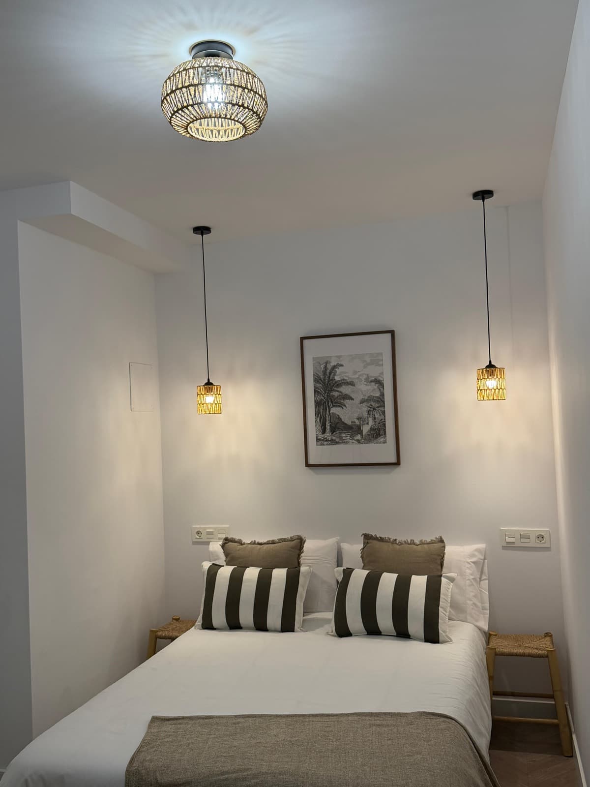 Vista amplia del dormitorio principal